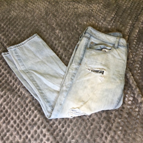 American Eagle Outfitters Denim - American Eagle Light Wash Cropped Boyfriend Jeans